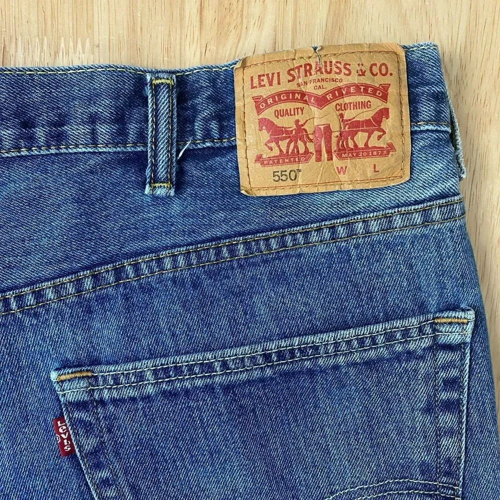 Levis 550 Relaxed Fit‎ Tapered Men's 46 x 30 Medium Wash Blue Jeans Zip